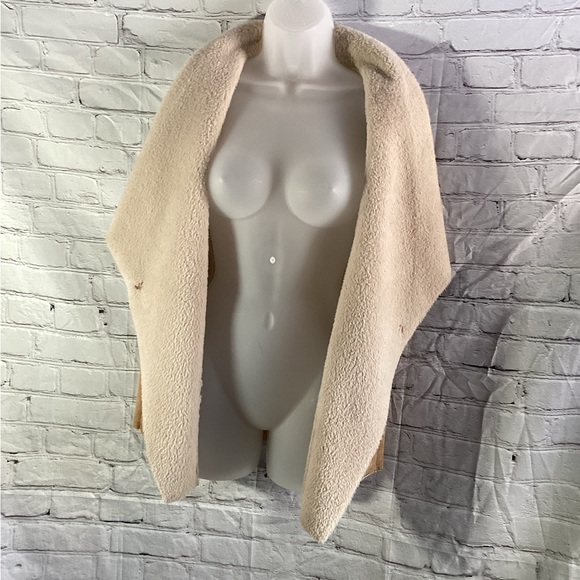 Ecote Faux Suede Vest - Picture 6 of 6